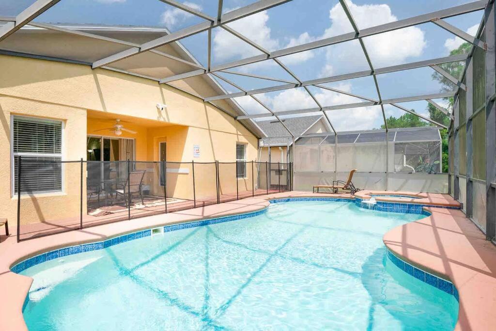 5 Bedroom, 7 Bed , 3 Bathroom Midterm With Pool And Game Room, Near * Davenport