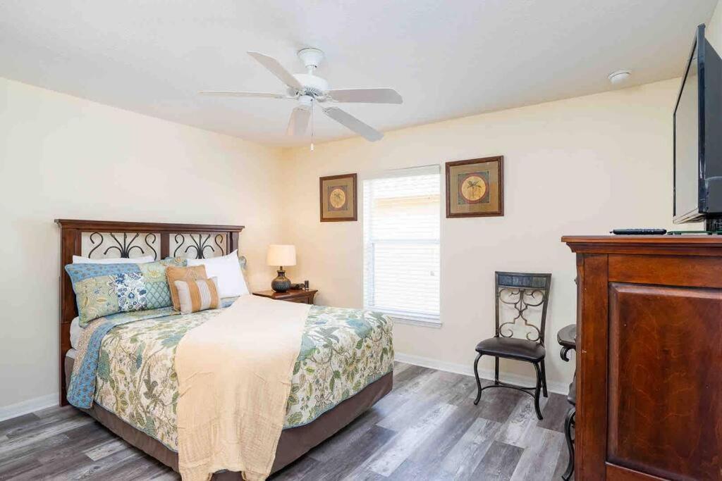 5 Bedroom, 7 Bed , 3 Bathroom Midterm With Pool And Game Room, Near * Davenport