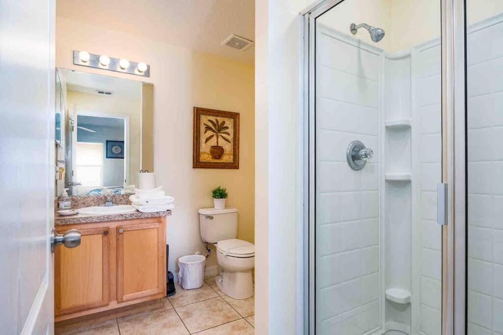 5 Bedroom, 7 Bed , 3 Bathroom Midterm With Pool And Game Room, Near Holiday home
