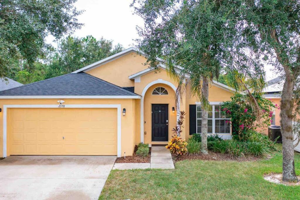 5 Bedroom, 7 Bed , 3 Bathroom Midterm With Pool And Game Room, Near Holiday home