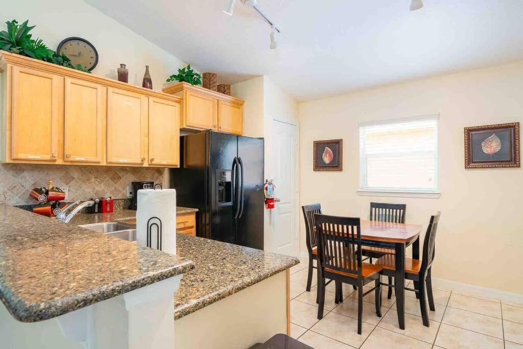Holiday home 5 Bedroom, 7 Bed , 3 Bathroom Midterm With Pool And Game Room, Near Davenport